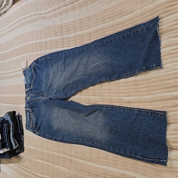 Good American Jeans - Picture 4 of 6